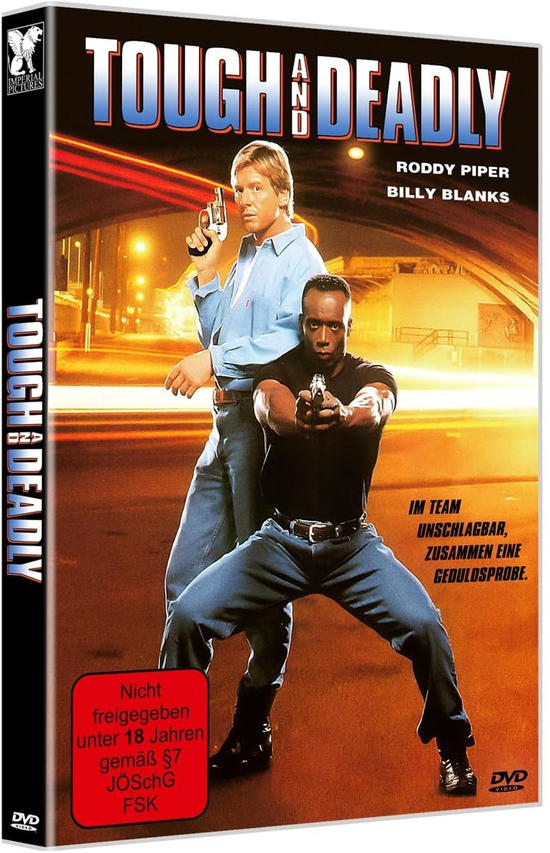 DVD-Hülle des Films 'Tough and Deadly'. Zwei Männer, einer mit Pistole, stehen auf der Straße.