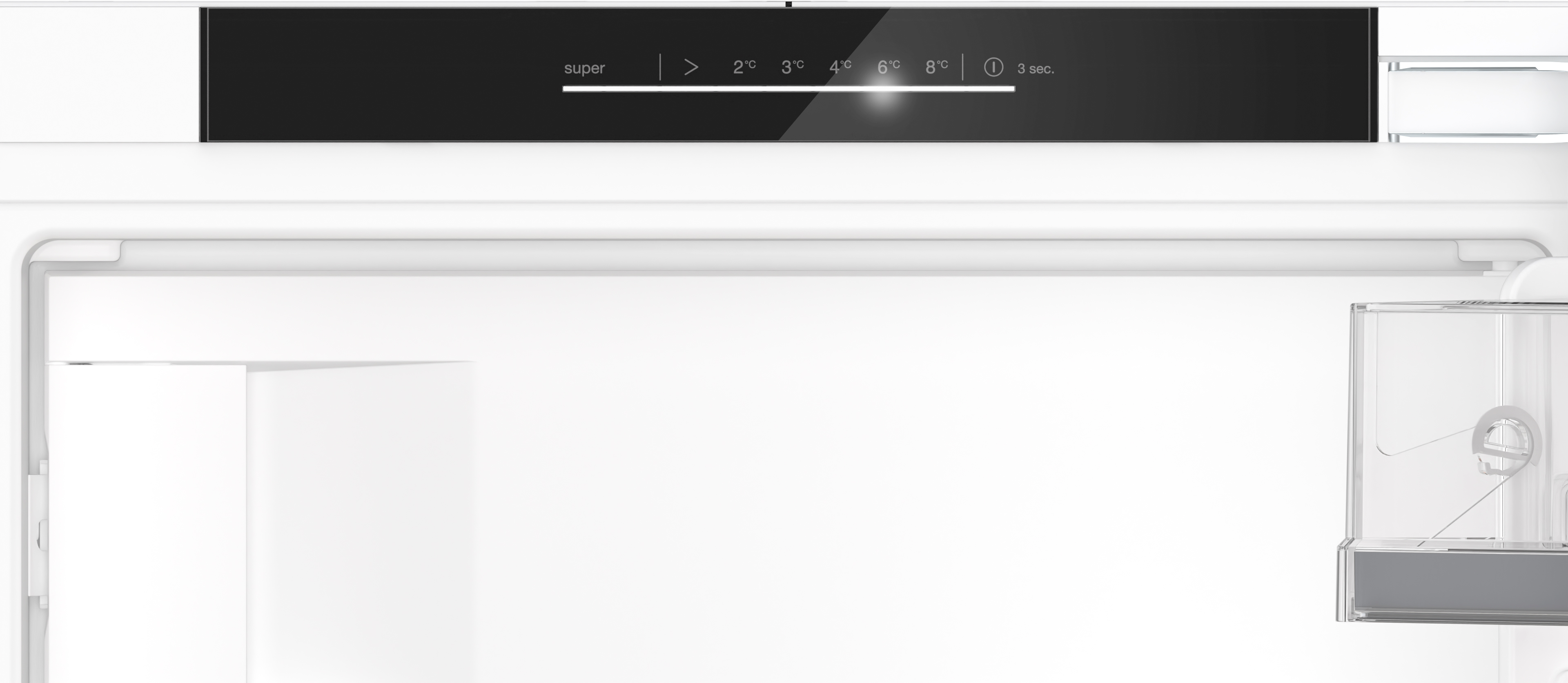 Innenseite eines Kühlschranks mit digitaler Anzeige der Temperatureinstellungen.