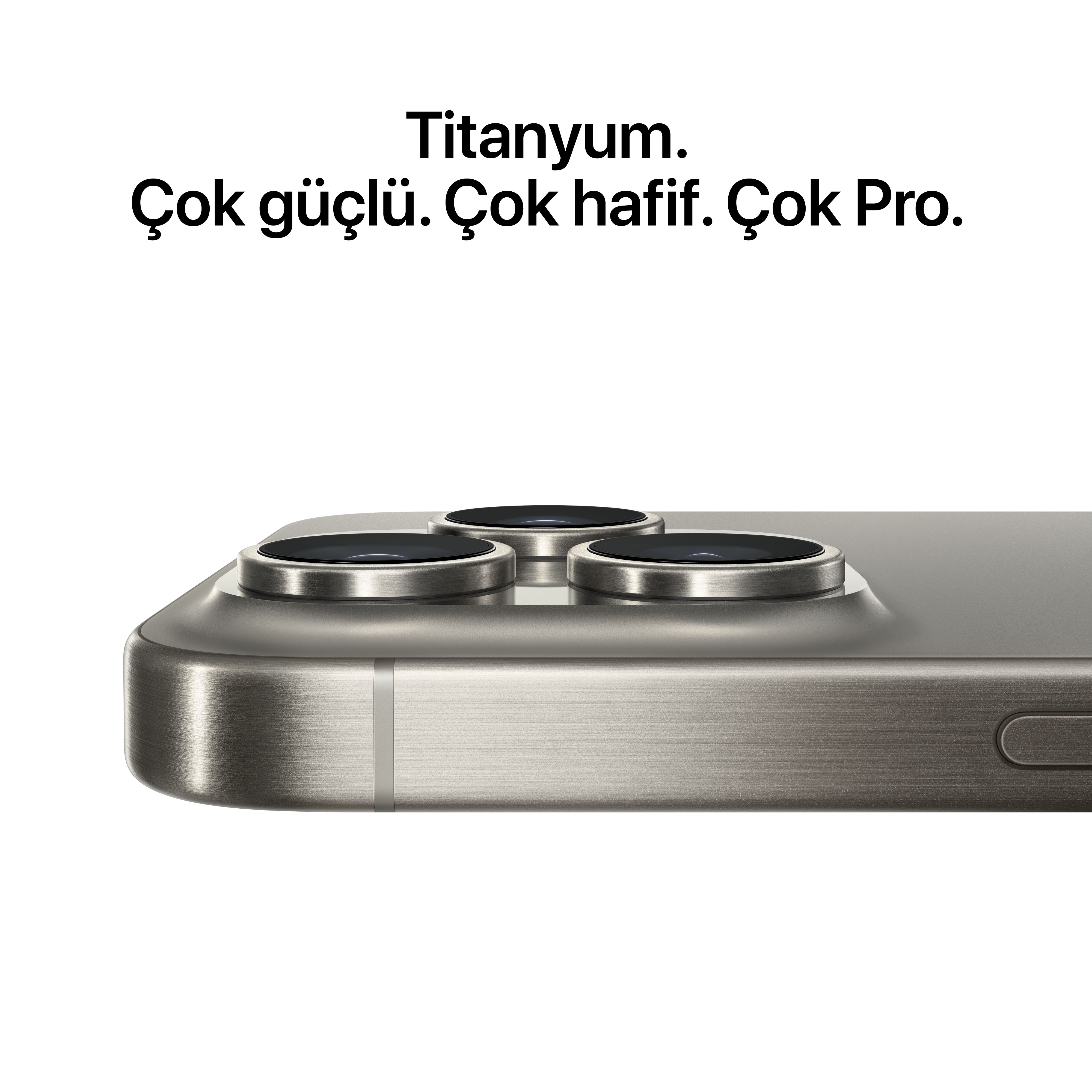 Telefon kameralarının ve yan tarafının yakın çekimi. Telefon, fırçalanmış metal kaplamalı gri.