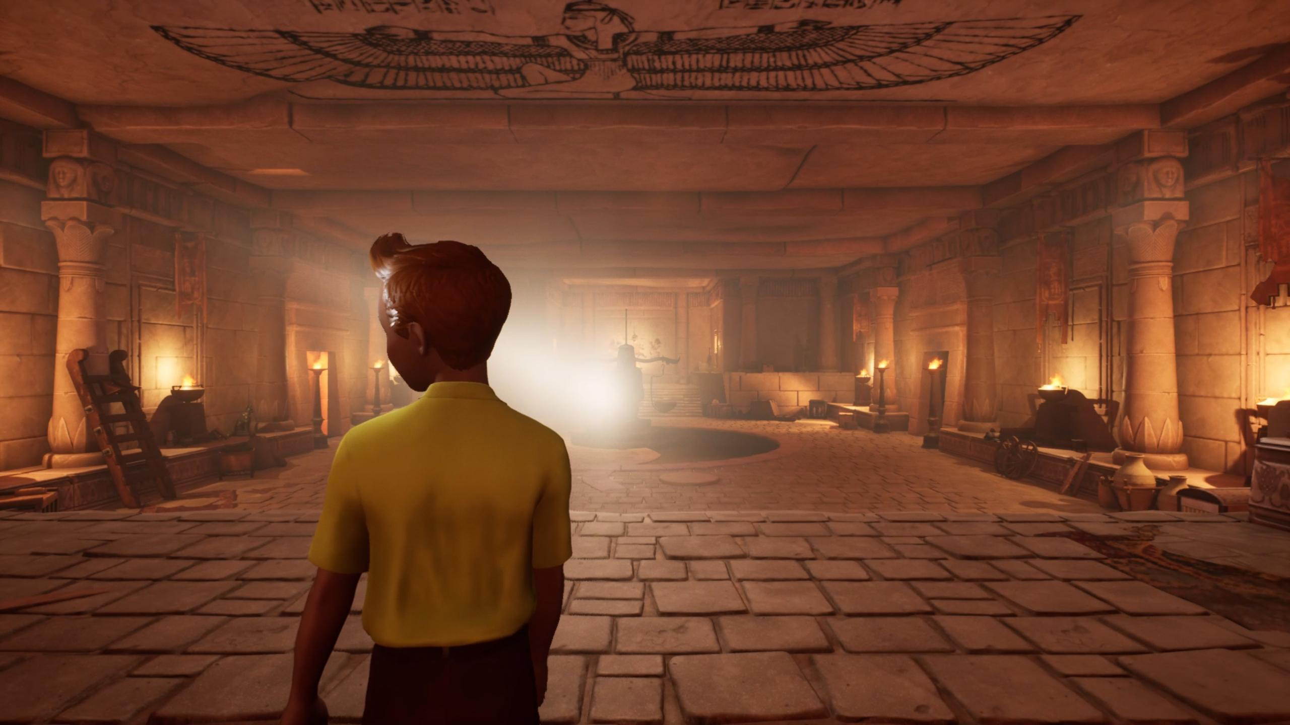Ein Kind, das abgewandt in einen Tempel mit Licht und Hieroglyphen an der Wand blickt.