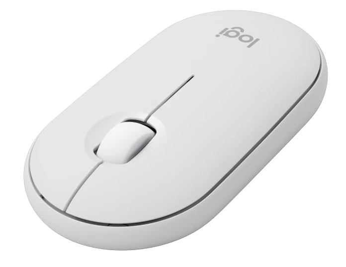 Egy fehér Logitech egér fekete háttérrel. Az egérnek van görgője és két gombja.