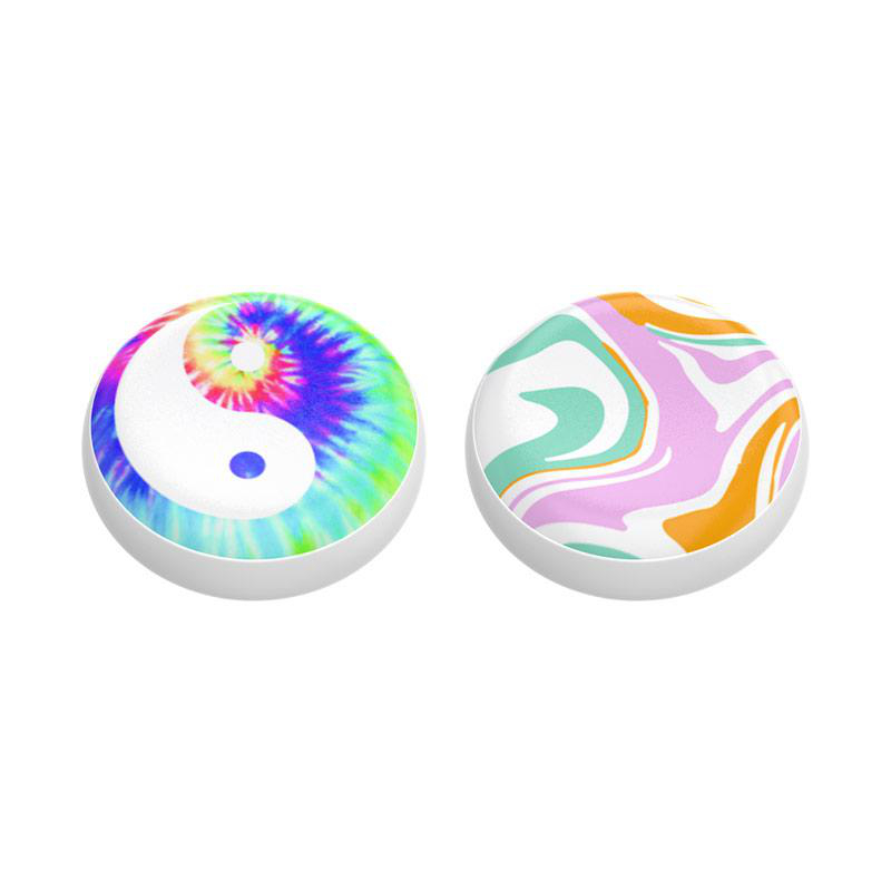 Zwei runde Kreise im Batik-Design, einer Yin-Yang und der andere abstrakt.