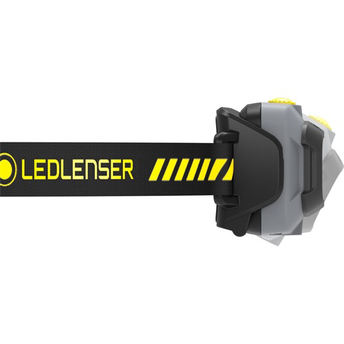 Fejlámpa fekete pánttal és sárga díszítéssel. Látható a LEDLENSER logó.