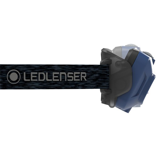 Ledlenser fejlámpa, sötétkék pánt, fény és fekete keret, szögben.
