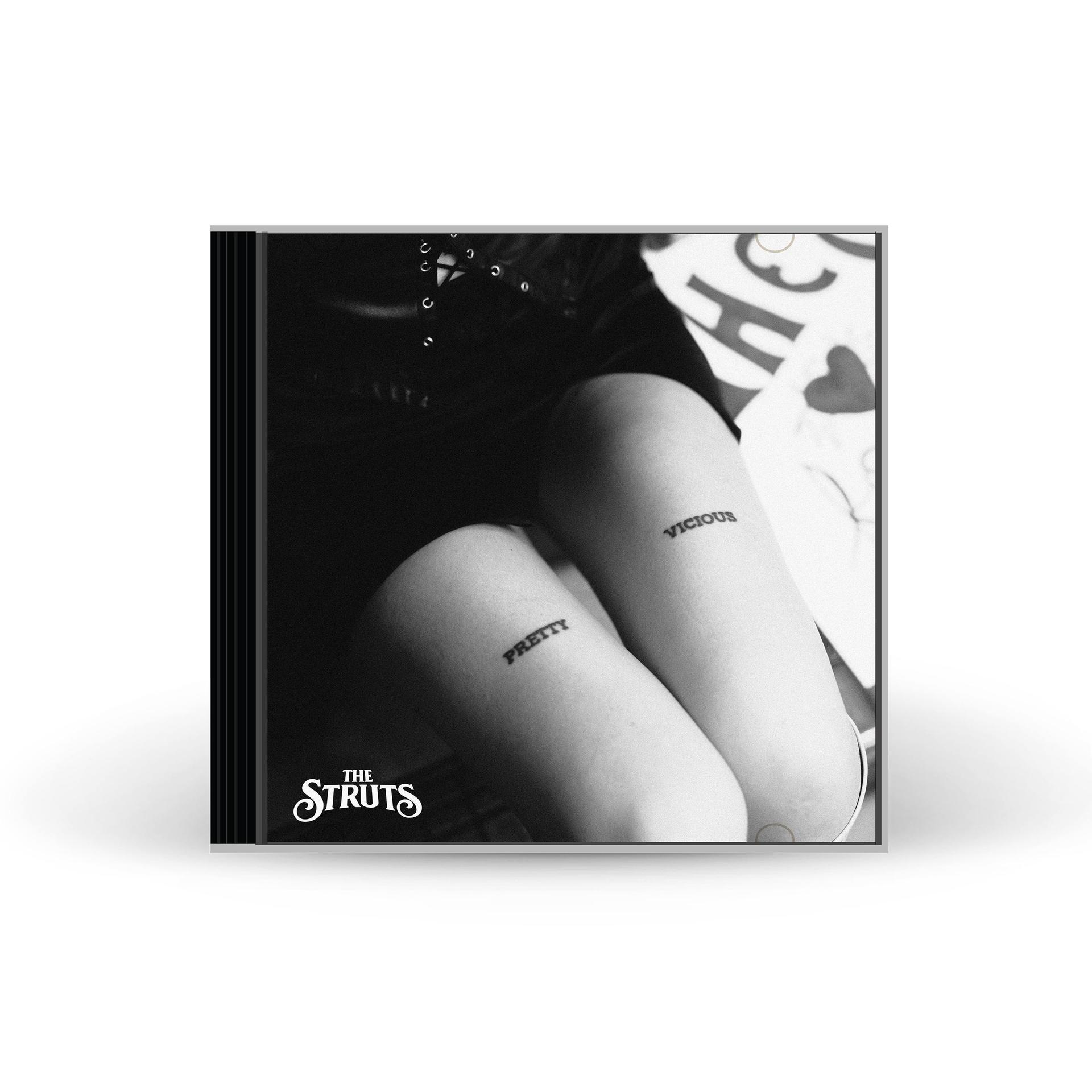 CD-Cover mit Schwarz-Weiß-Foto. Zwei Beine mit den Tattoos 'Pretty' und 'Vicious'.