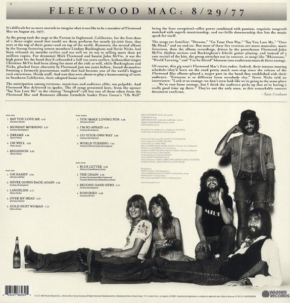 Eine Zeitschriftenseite mit Text und Fotos. Das Thema ist Fleetwood Mac und ihr Konzert von 1977.