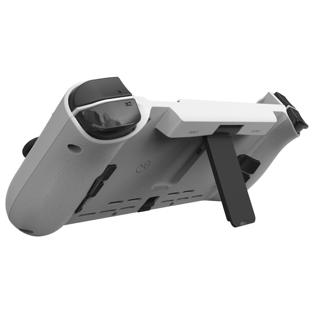 Ein weißer Gamecontroller mit einem Ständer wird von unten gezeigt.