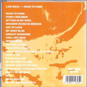 Rückseite einer CD mit orangefarbenem Farbverlauf und Titelliste.