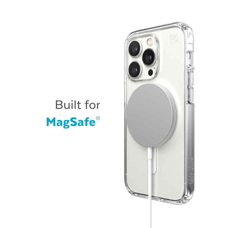 iPhone 13 Pro átlátszó tokban, MagSafe töltővel.
