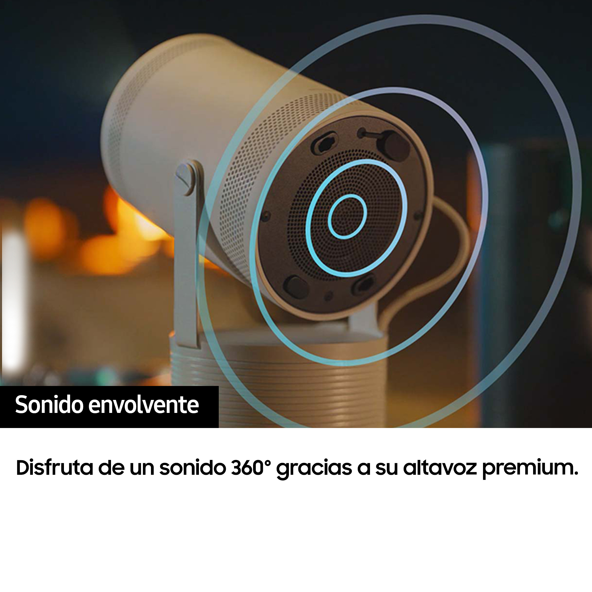 Proyector cilíndrico blanco con altavoz y círculos concéntricos azules, texto: sonido envolvente, sonido 360.