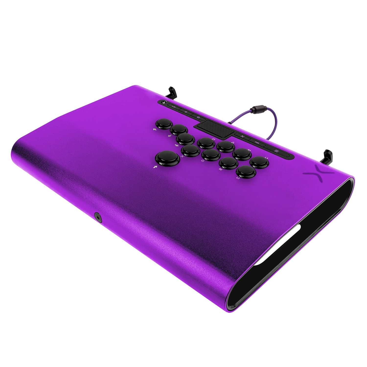Un controlador de juego púrpura con botones negros y un cable. El controlador tiene un diseño elegante con bordes redondeados y varios botones.