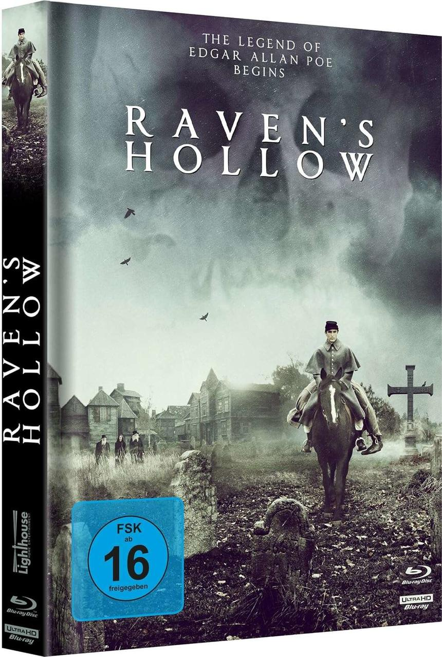 DVD-Hülle für den Film Raven's Hollow, ein Mann auf einem Pferd auf dem Cover, ein Friedhof im Hintergrund.