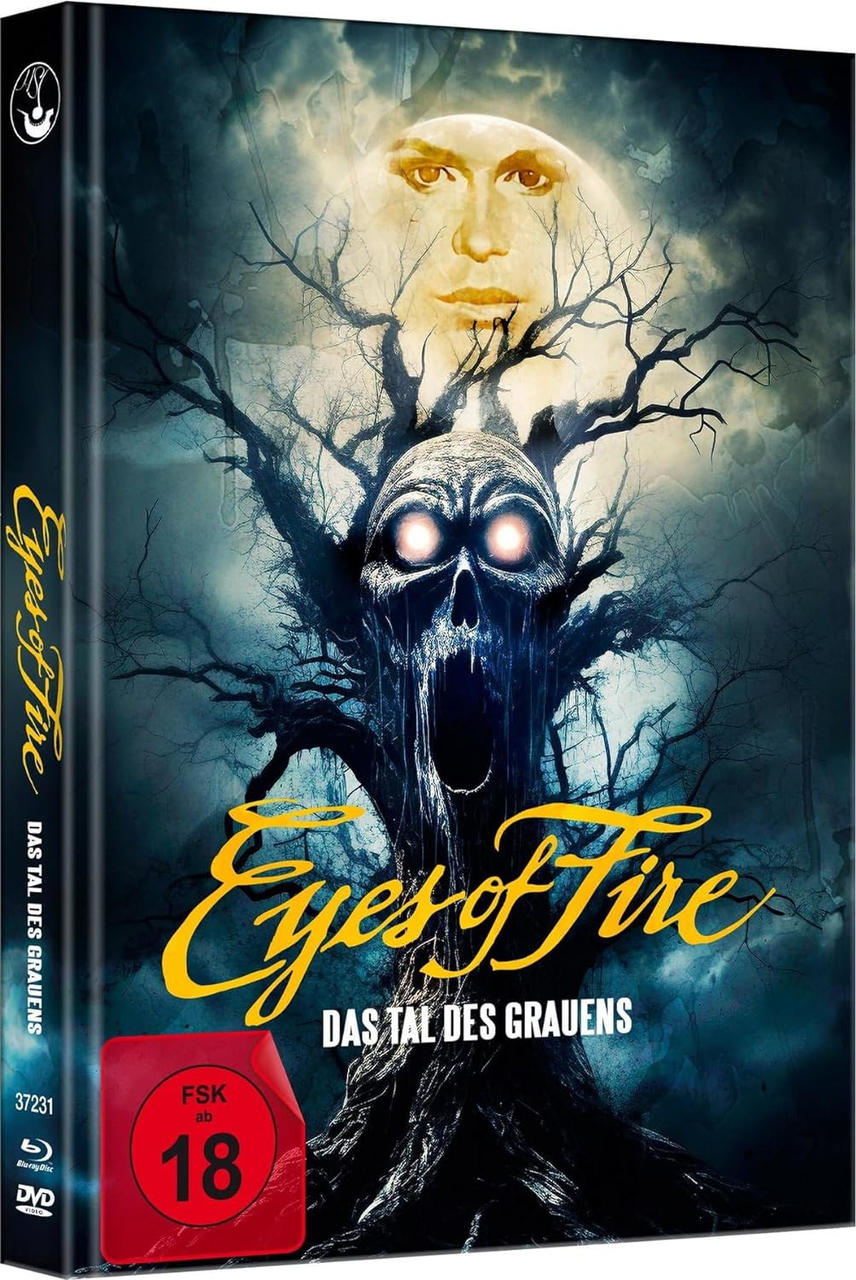 DVD-Cover: Ein Horrorfilm. Ein Totenkopf mit leuchtenden Augen auf einem Baum vor dunklem Hintergrund.