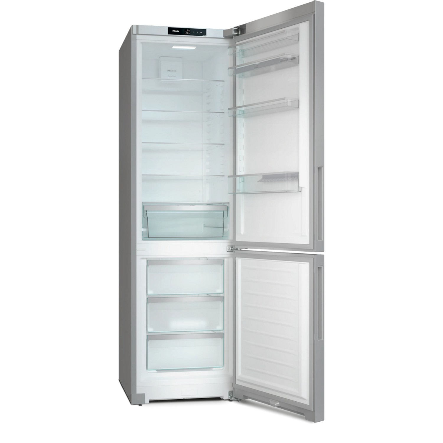 Een zilveren koelkast met beide deuren open, met glazen planken en laden. Een Miele-logo is zichtbaar.