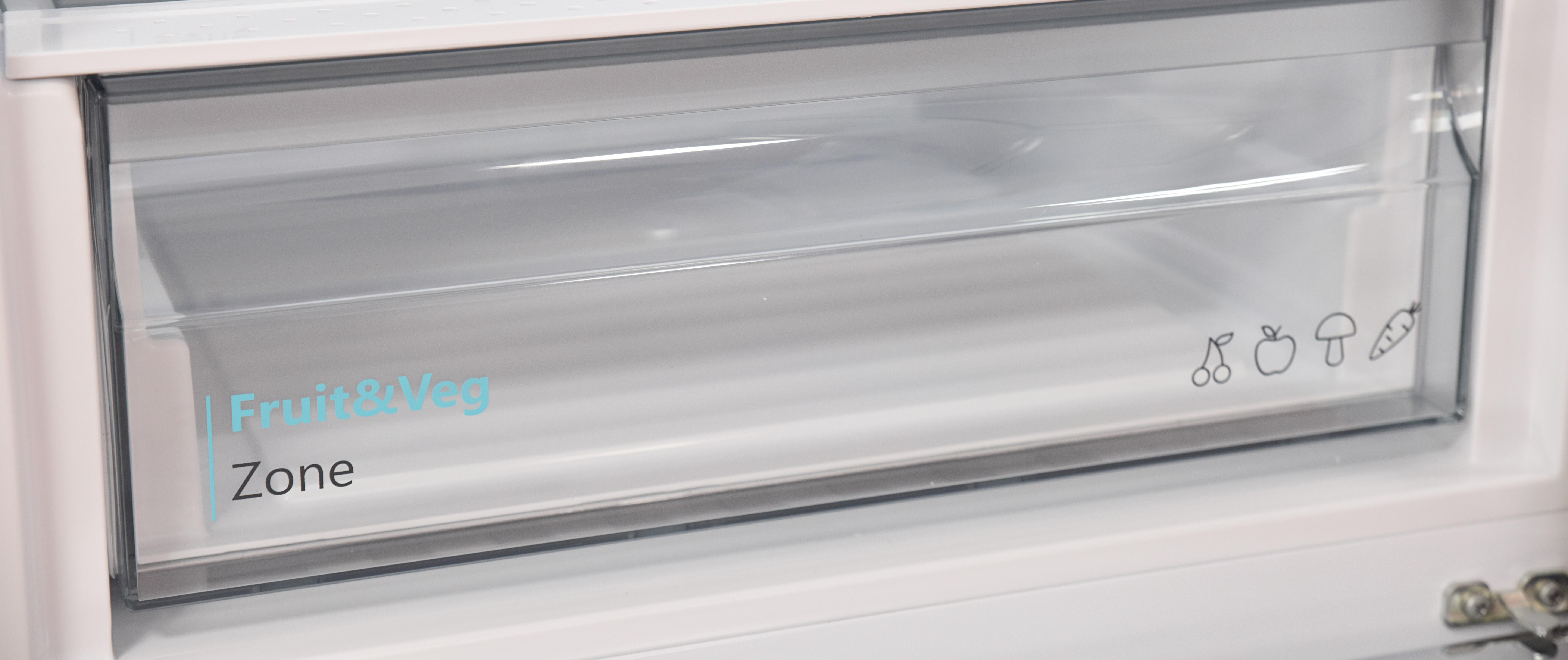 SHARP SJ-FTB01ITXSD-EU Kühlgefrierkombination (D, 212 l, 1450 mm hoch, Silber)