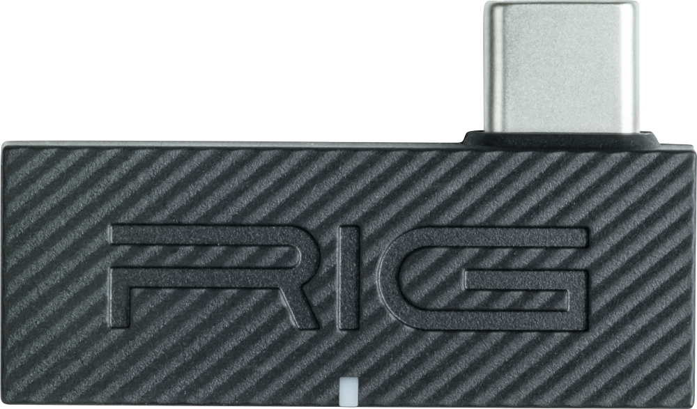 Fekete RIG USB-C adapter. Textúrázott felülete van, és látható a RIG szó.