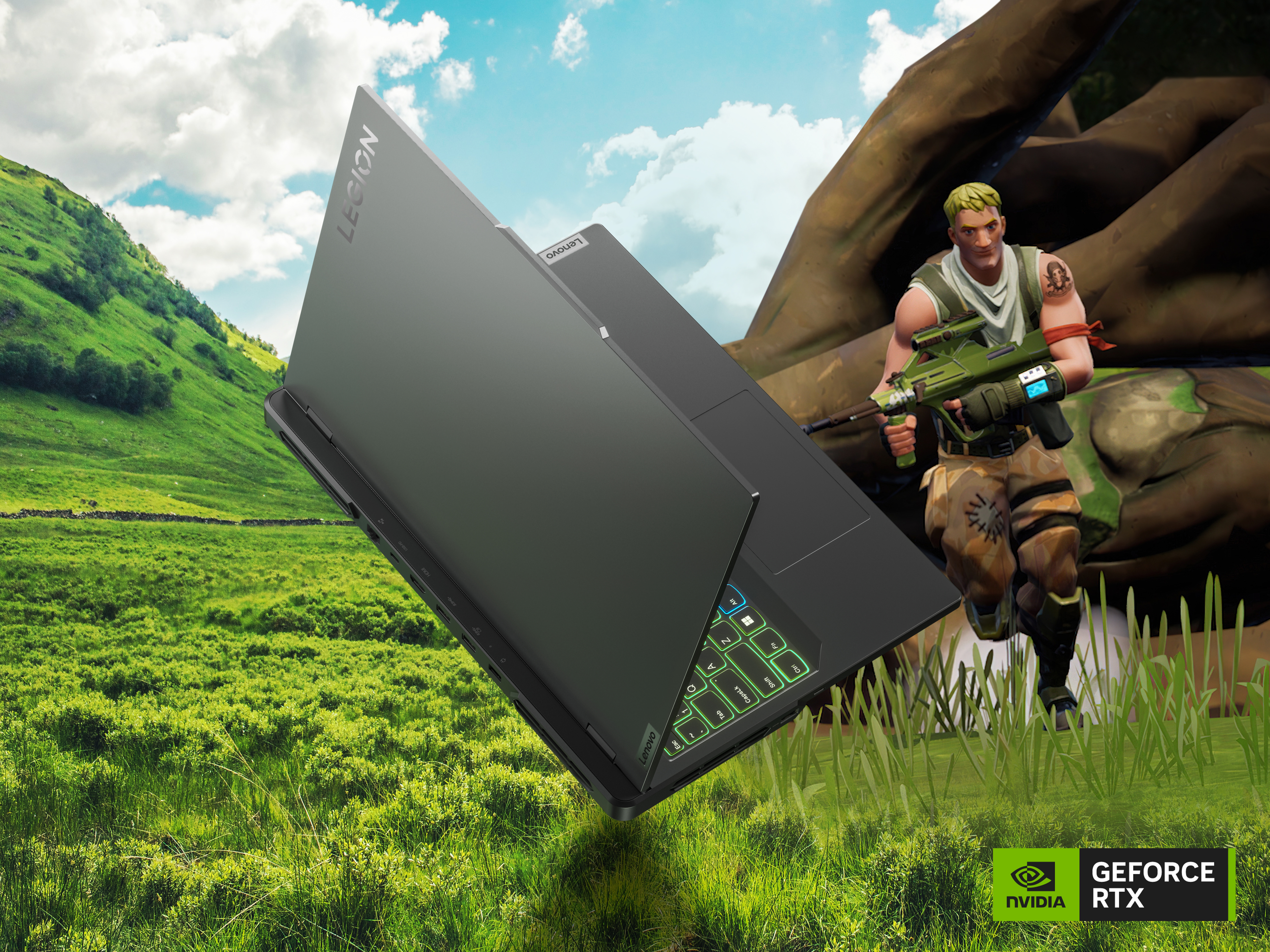 Ein Laptop schwebt in einem Grasfeld. Eine Fortnite-Figur hält eine Waffe. Grüne Landschaft mit blauem Himmel.