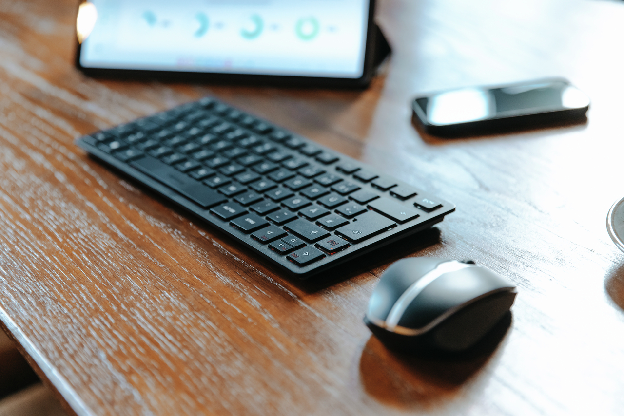 CHERRY KW Tastatur, Mini, Black Scissor, 9200 kabellos