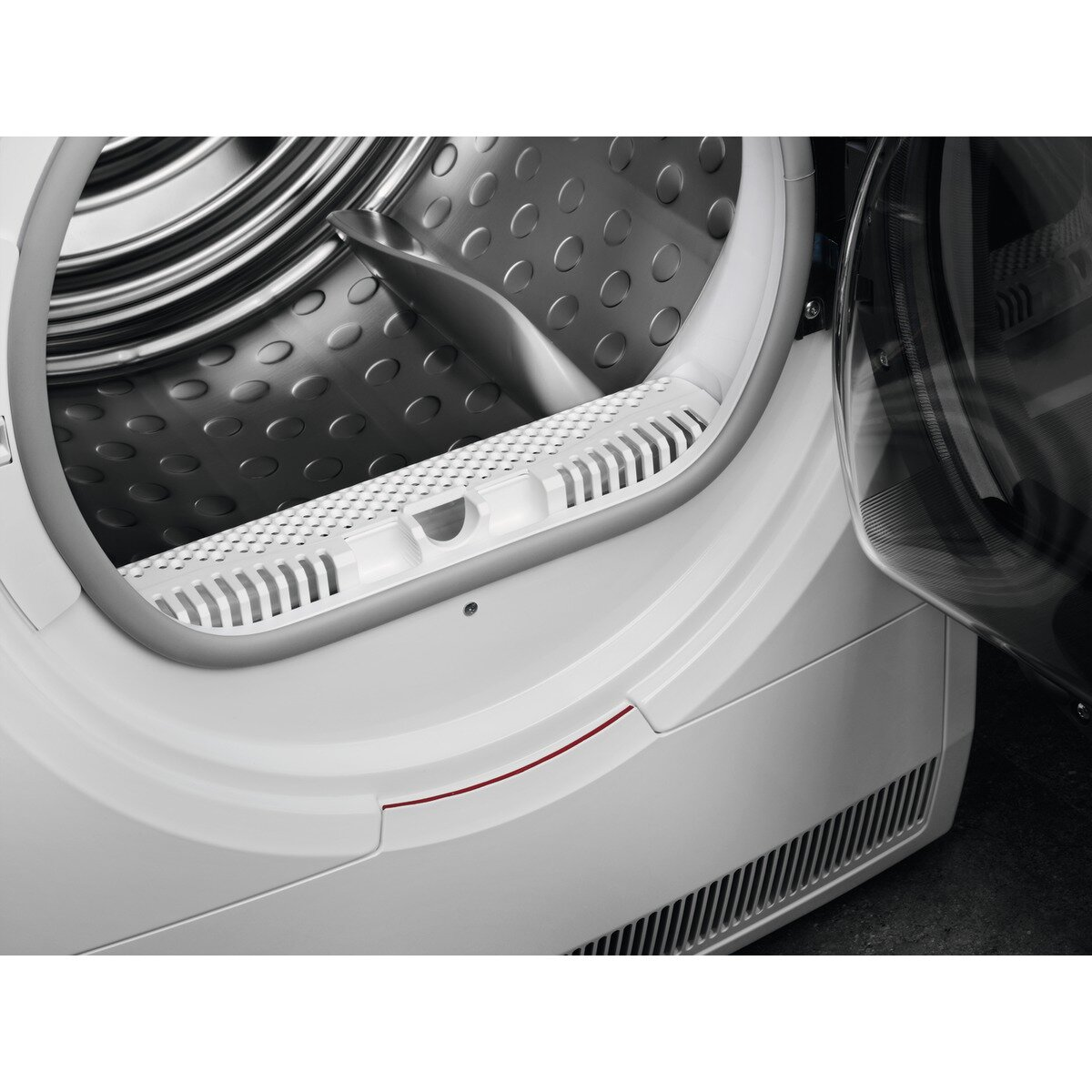 Lodówka Bosch z czarnym wykończeniem i szczegółami technicznymi.