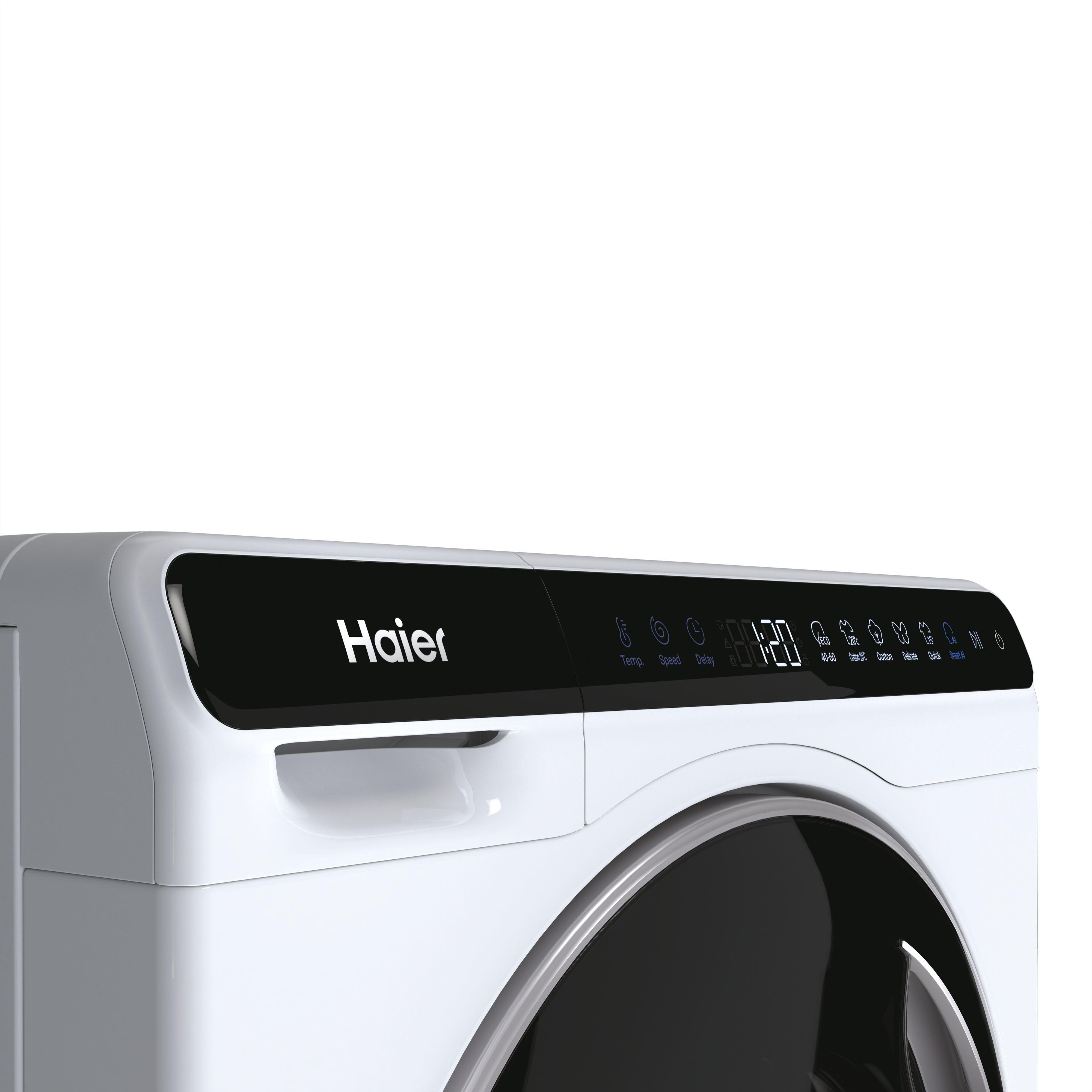Nahaufnahme des Bedienfelds einer weißen Haier Waschmaschine. Zeigt Zeit und Einstellungen.