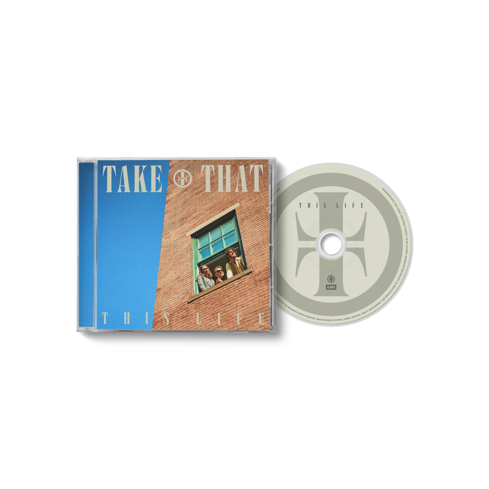 CD-Hülle mit Take That-Album 'This Life'. CD liegt daneben. Weißer Hintergrund.