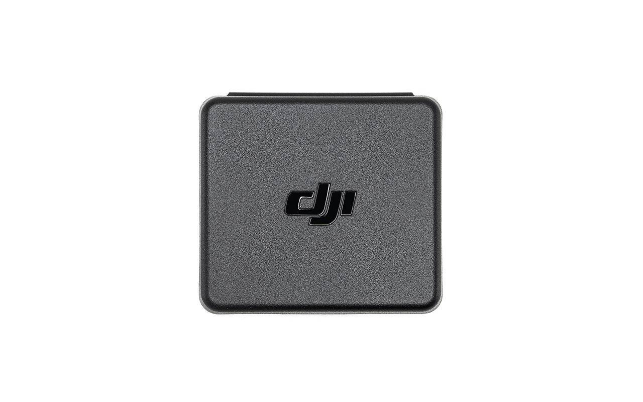Quadratische, graue Drohnenabdeckung mit DJI-Logo.