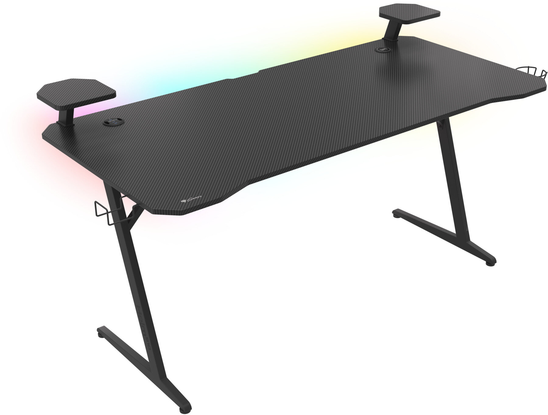 Czarny stół do gier z fakturą włókna węglowego, dwoma podłokietnikami i podstawą w kształcie litery Z.