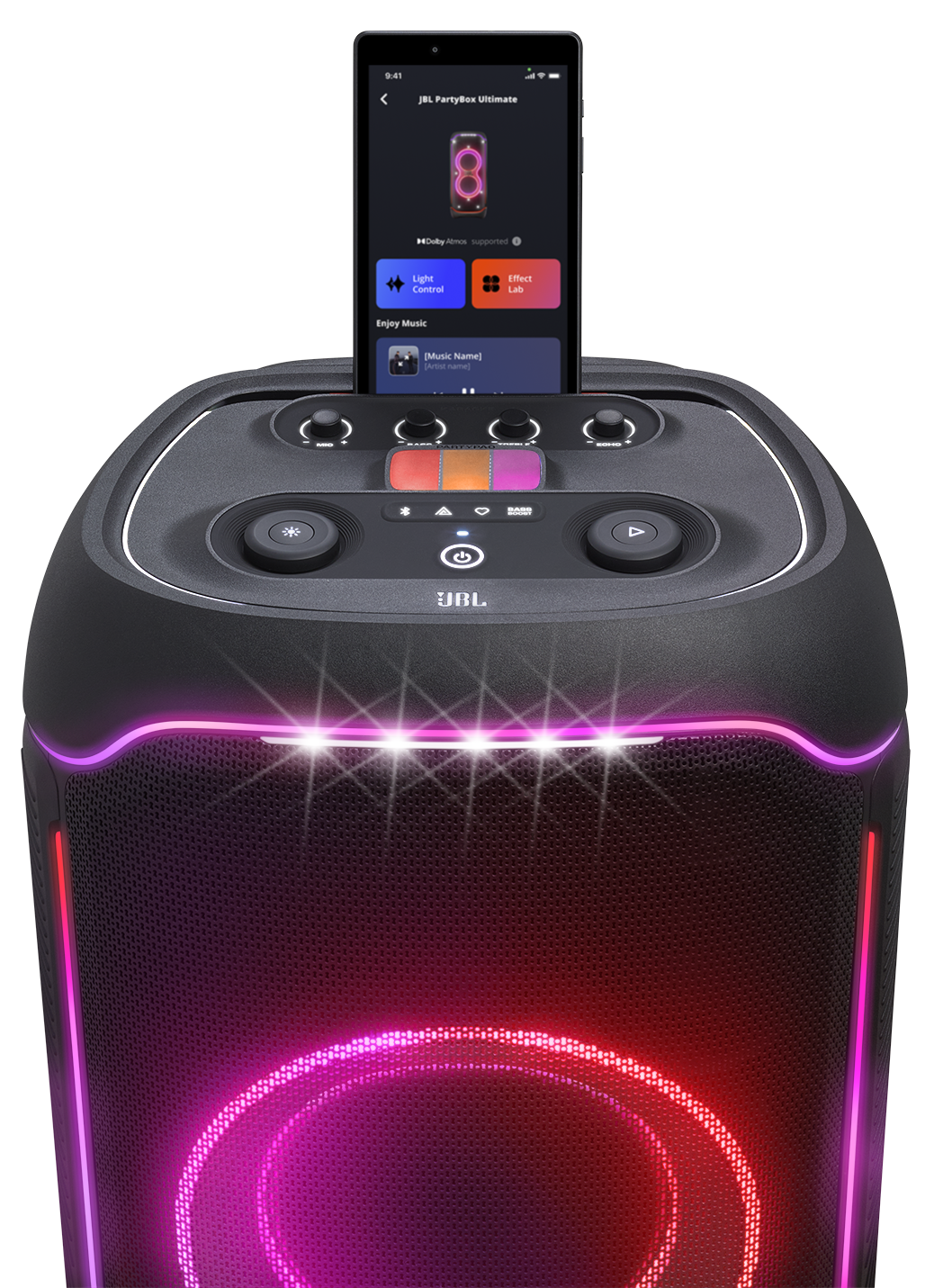 Egy fekete JBL PartyBox hangszóró egy telefonnal a tetején. A telefon zenevezérlőket és fénybeállításokat jelenít meg.