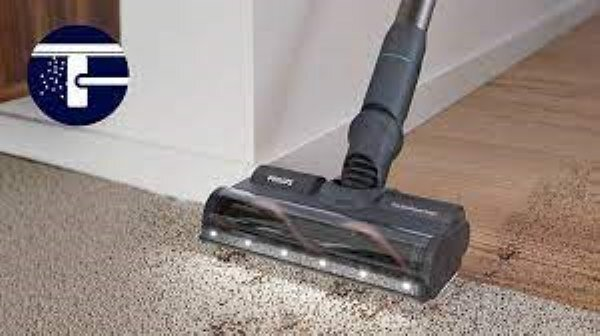 Głowica odkurzacza czyszcząca dywan. Głowica ma światła.