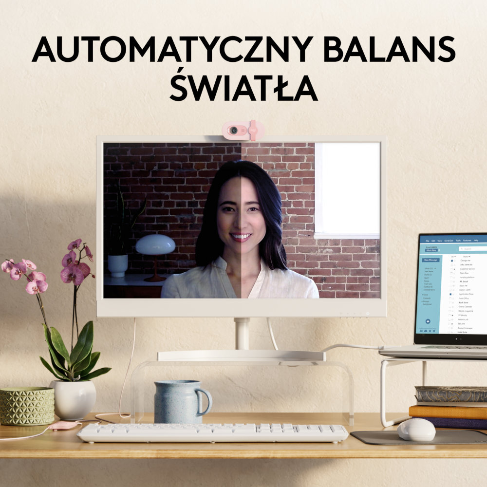 Kobieta przed monitorem z podzielonym ekranem. Tekst: 'AUTOMATYCZNY BALANS ŚWIATŁA'.
