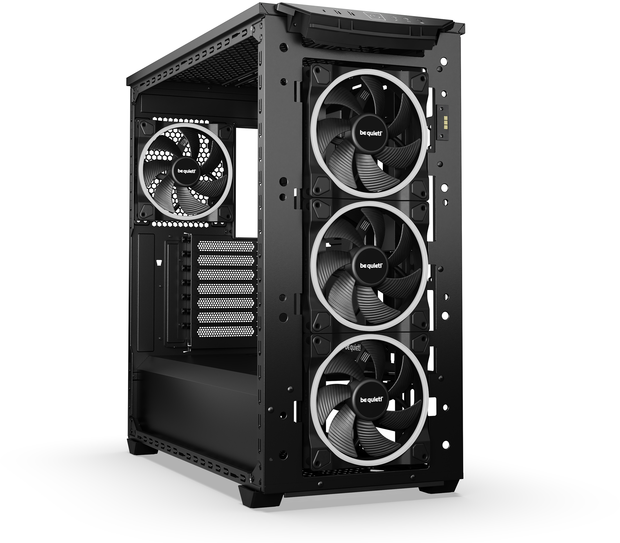 Schwarzes Computergehäuse mit Lüftern. Drei Frontlüfter mit weißen Ringen. Ein Lüfter links.