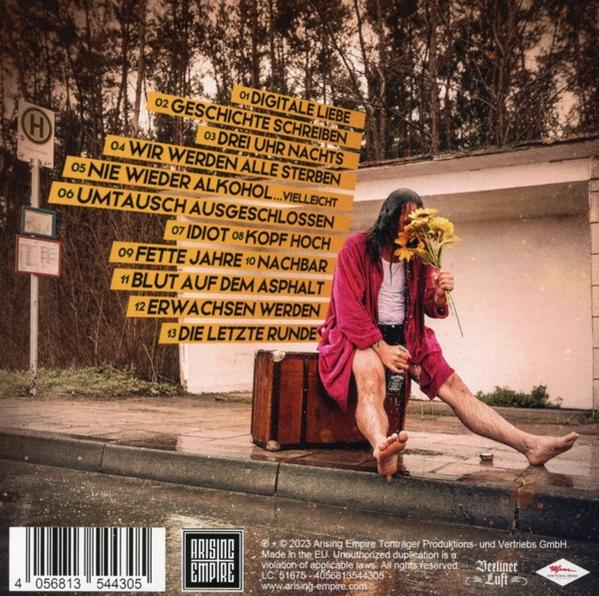 Albumcover mit Texten und einer Person, die auf einem Koffer sitzt und Blumen hält.