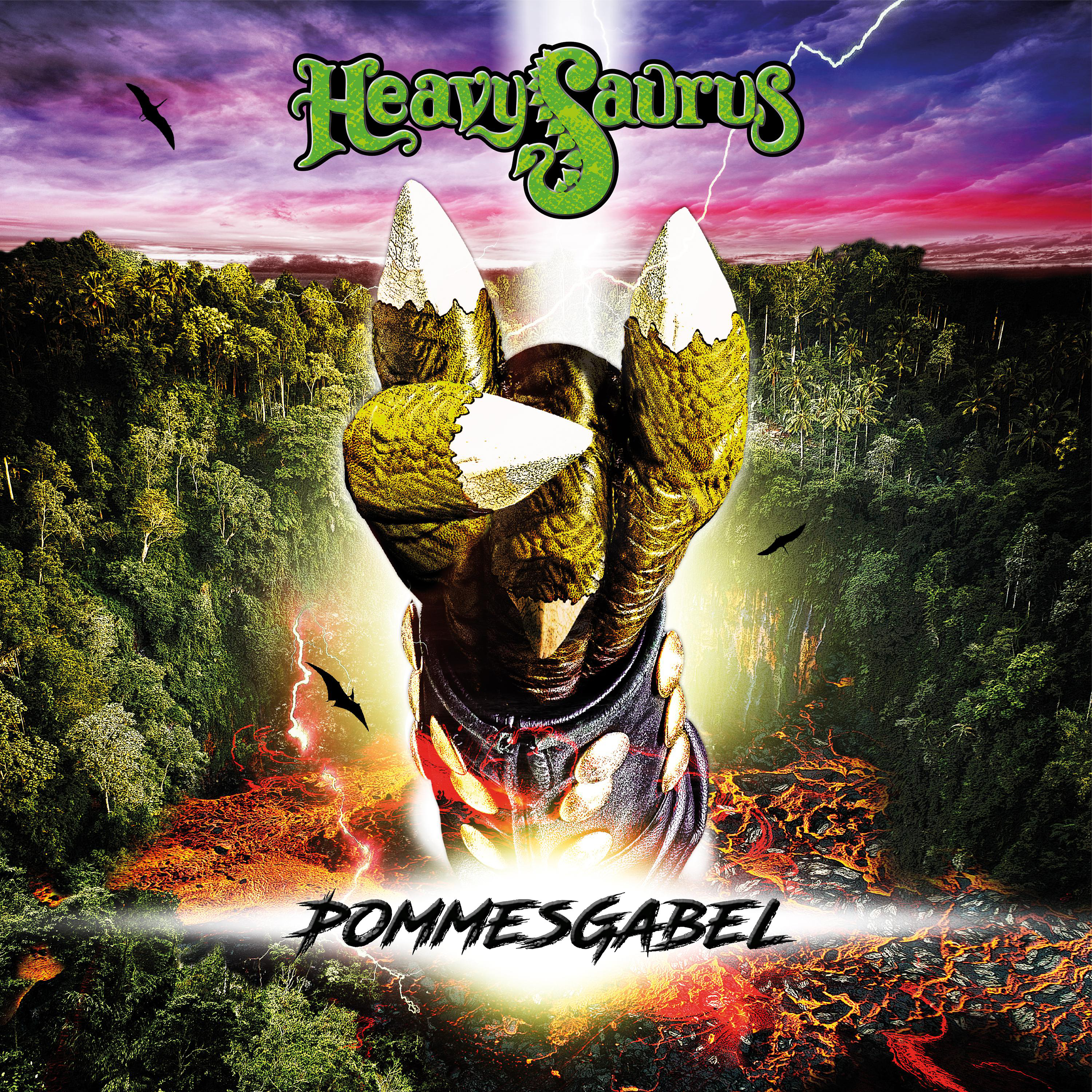 Heavy Saurus Albumcover. Dinosaurierhand macht Rock-Zeichen mit Lava- und Waldhintergrund.
