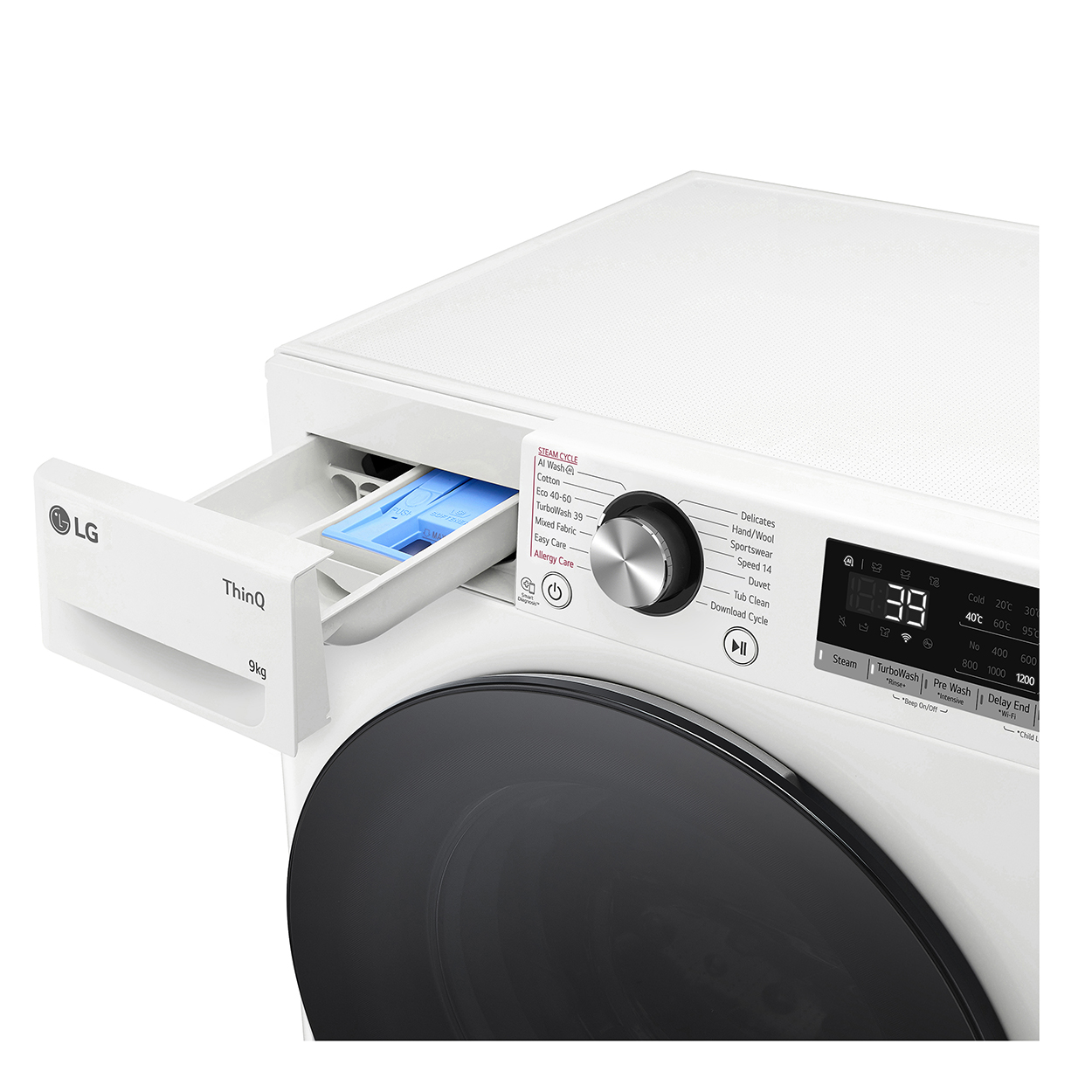 Egy fehér mosógép nyitott fiókkal, kék mosószert mutatva.
