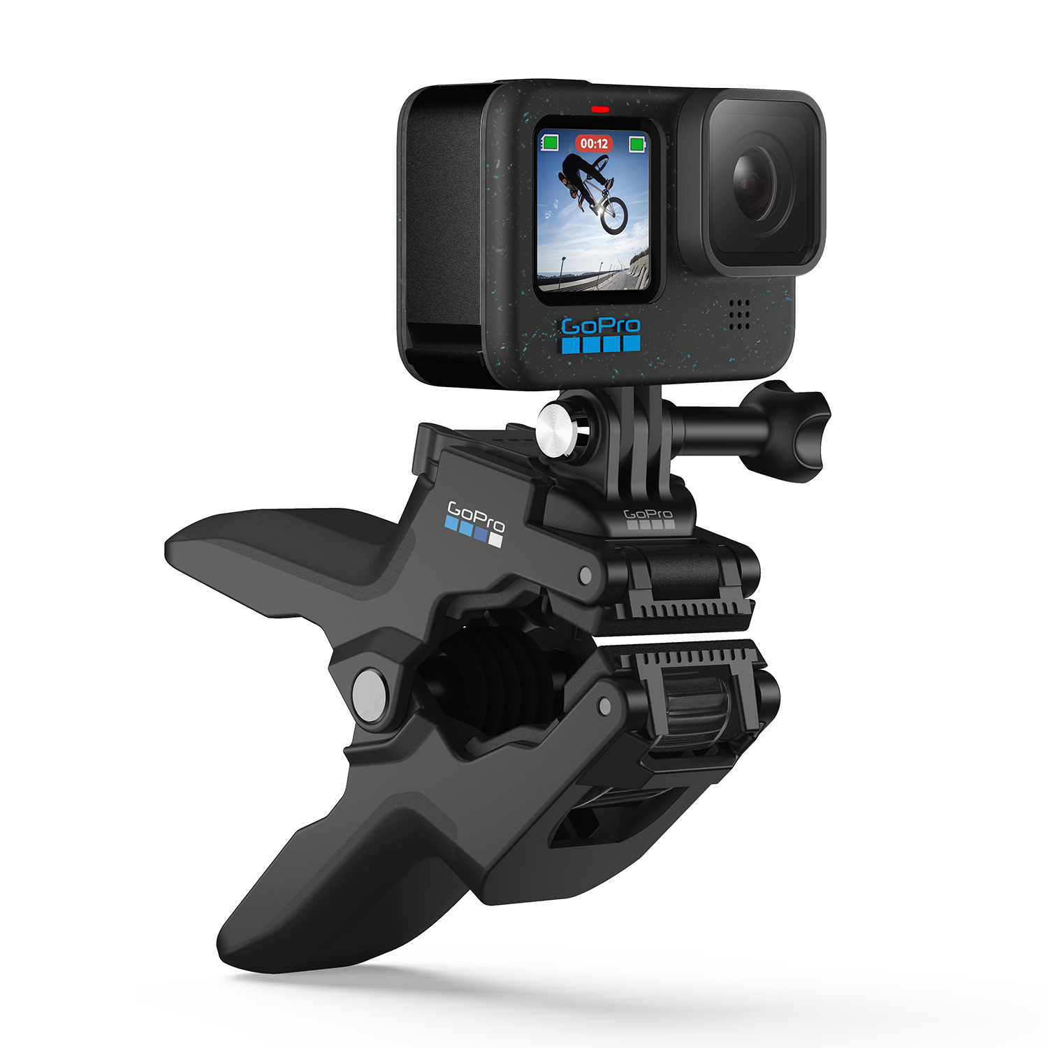 Una fotocamera GoPro montata su una staffa nera. La fotocamera mostra una persona in bicicletta.
