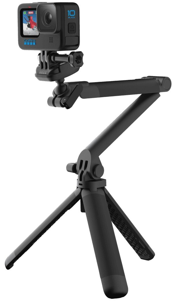 Kamera GoPro na statywie. Czarna kamera, czarny statyw. Białe tło.