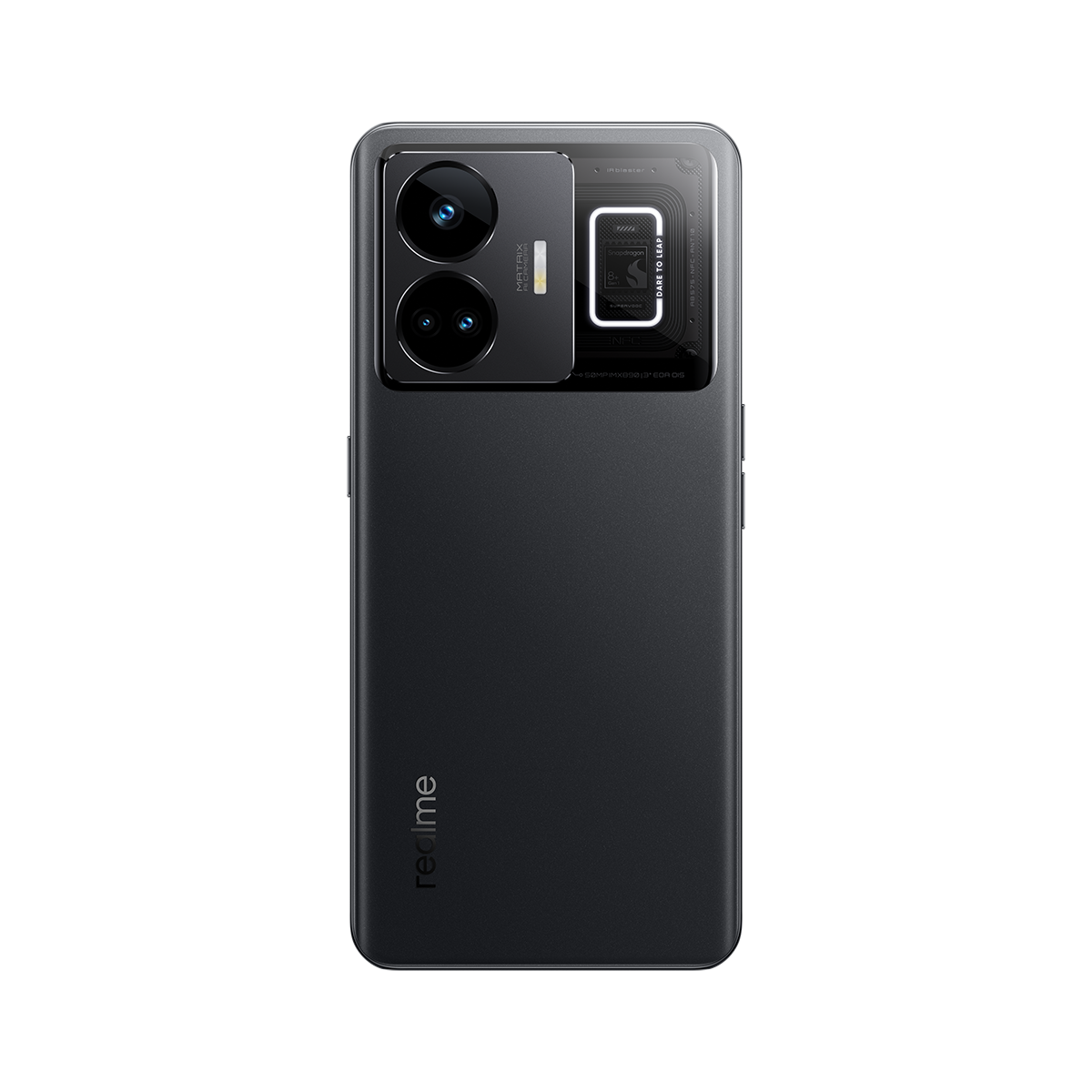 Büyük bir kamera modülüne ve siyah bir arka plana sahip siyah akıllı telefon arkası.