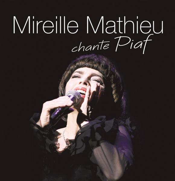 Sängerin auf der Bühne mit Mikrofon. Text: Mireille Mathieu chante Piaf.