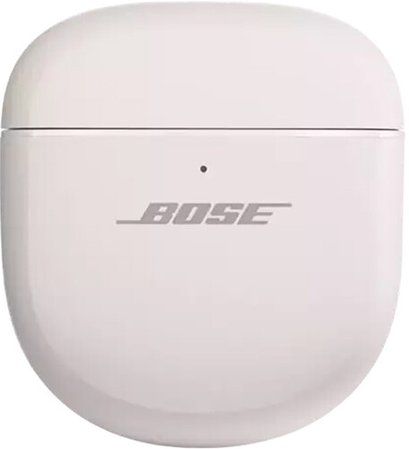 Weißes Bose-Kopfhörer-Etui. Das Bose-Logo befindet sich in der Mitte des runden Etuis.