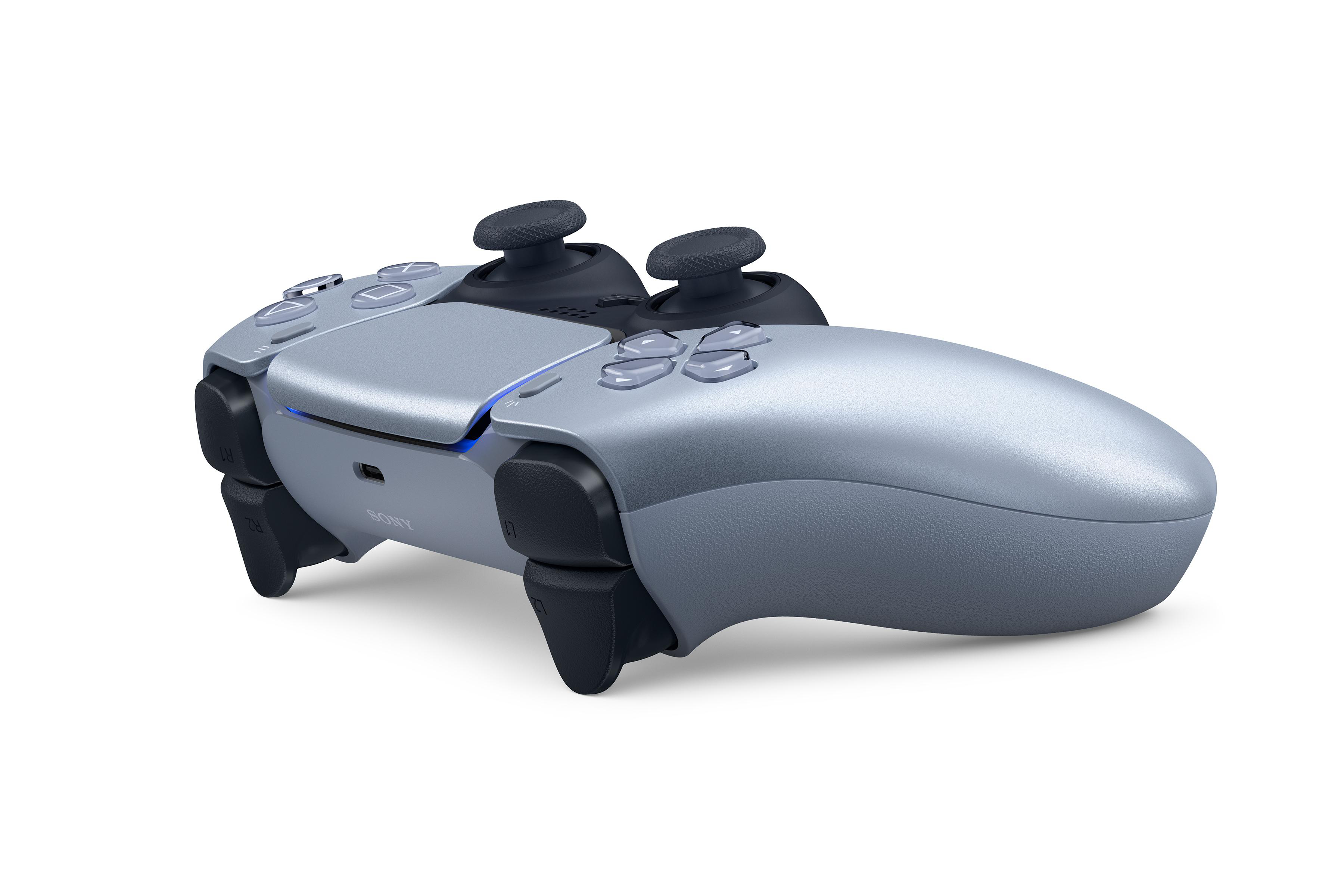 Silber-schwarzer PlayStation 5-Controller, mit sichtbaren Tasten und Thumbsticks.