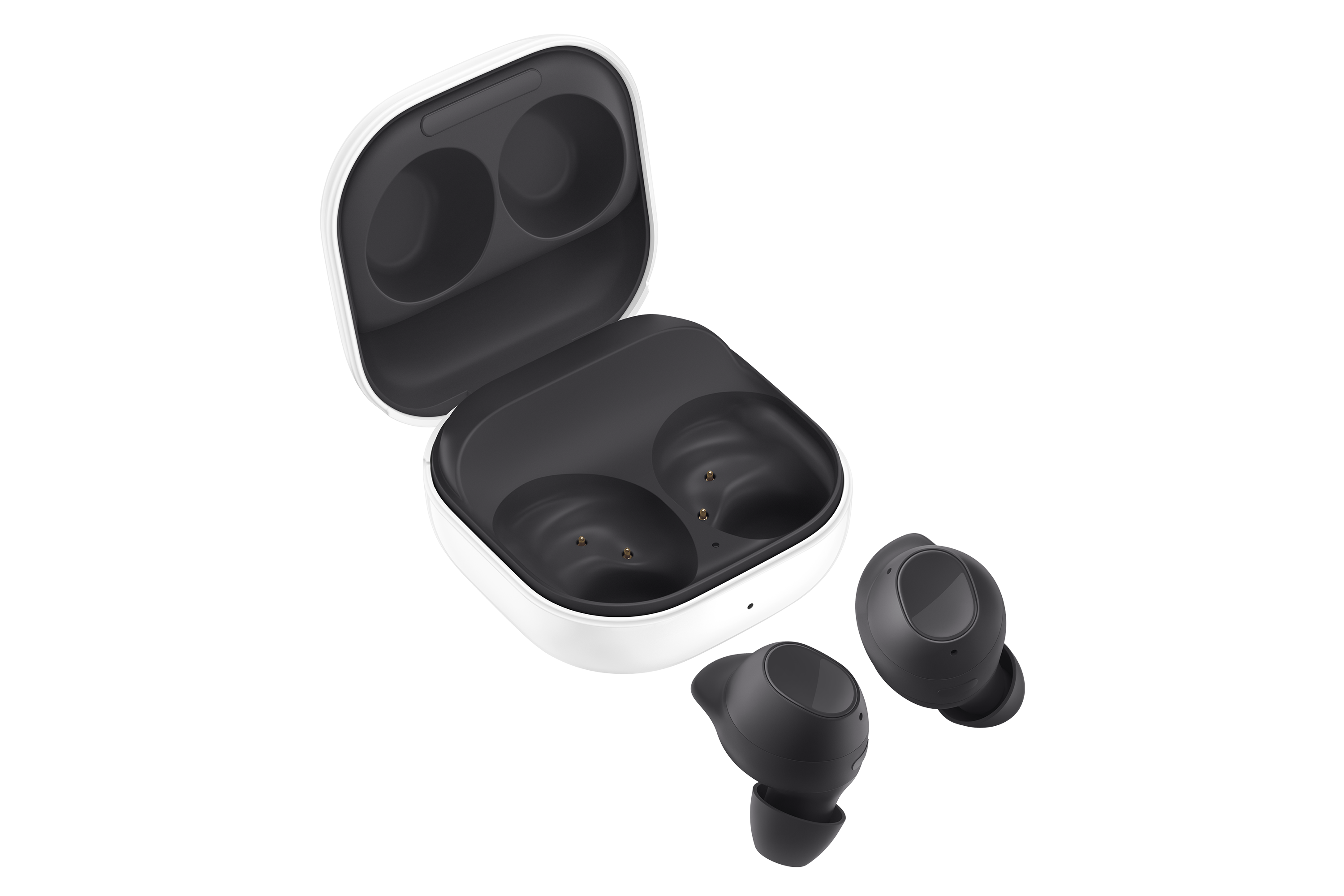 Schwarze Samsung Galaxy Buds, offenes Case, mit Ohrhörern, auf schwarzem Hintergrund.