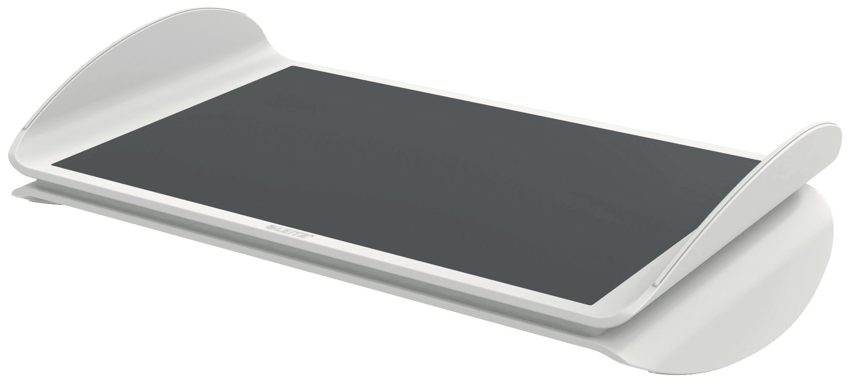 Fehér tablet állvány sötét képernyővel.