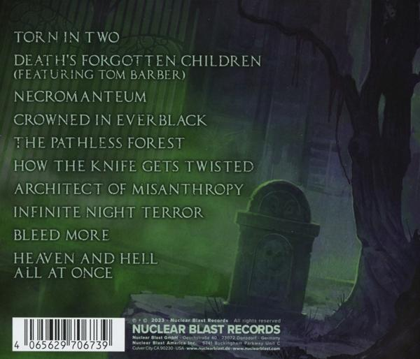 Die Rückseite einer CD mit Songtiteln und einer Friedhofsszene. Text in Weiß und Grün.