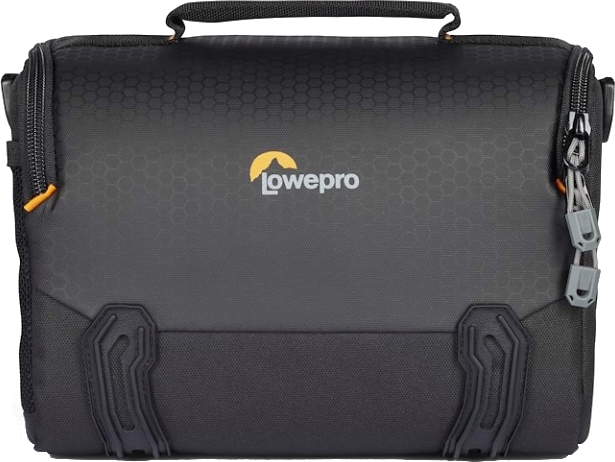 Schwarze Kameratasche mit orangenen Akzenten und dem Logo "Lowepro". Hexagonales Muster.