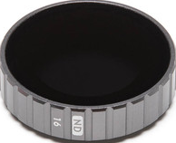 Ein grauer ND-Filter mit der Markierung 16 auf einer Linse.