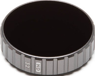 Ein dunkler ND-Filter mit Metallrand und der Aufschrift 'ND 32'.