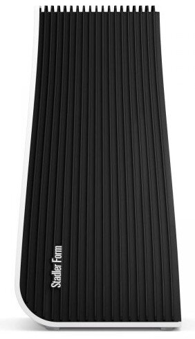 Czarny, żebrowany oczyszczacz powietrza Stadler Form z białymi akcentami.