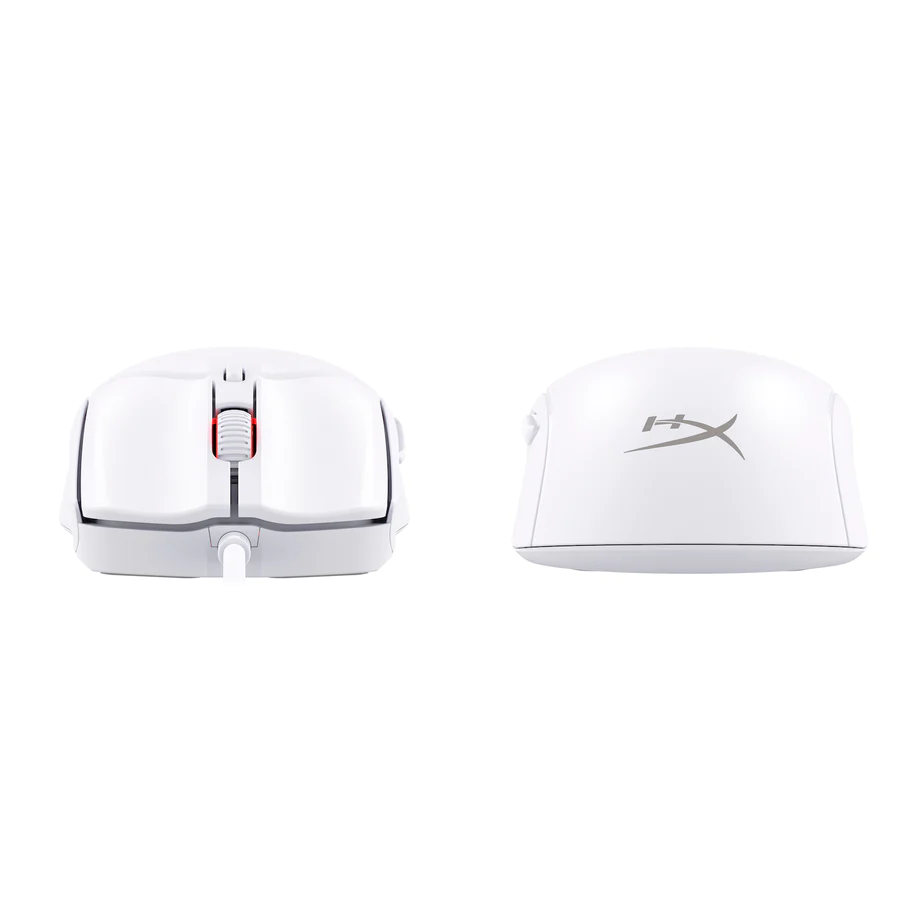 Két fehér gamer egér. Az egyik az elejét, a másik a HyperX logóval ellátott oldalát mutatja. Fehér háttér.