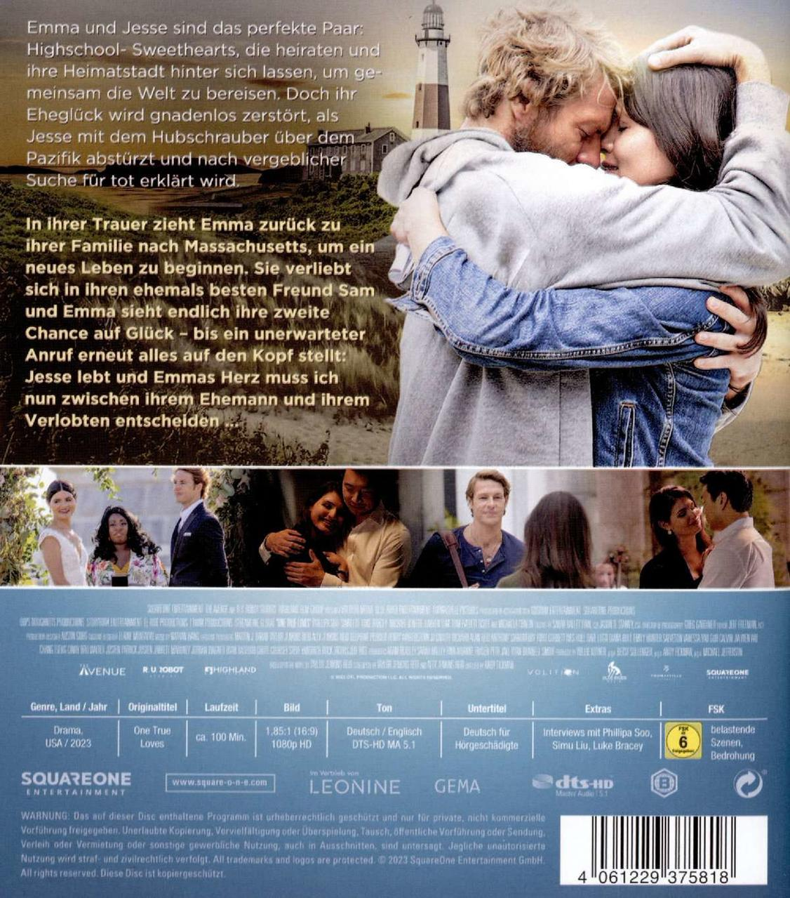 Buchcover mit zwei sich umarmenden Personen, Text in mehreren Sprachen.