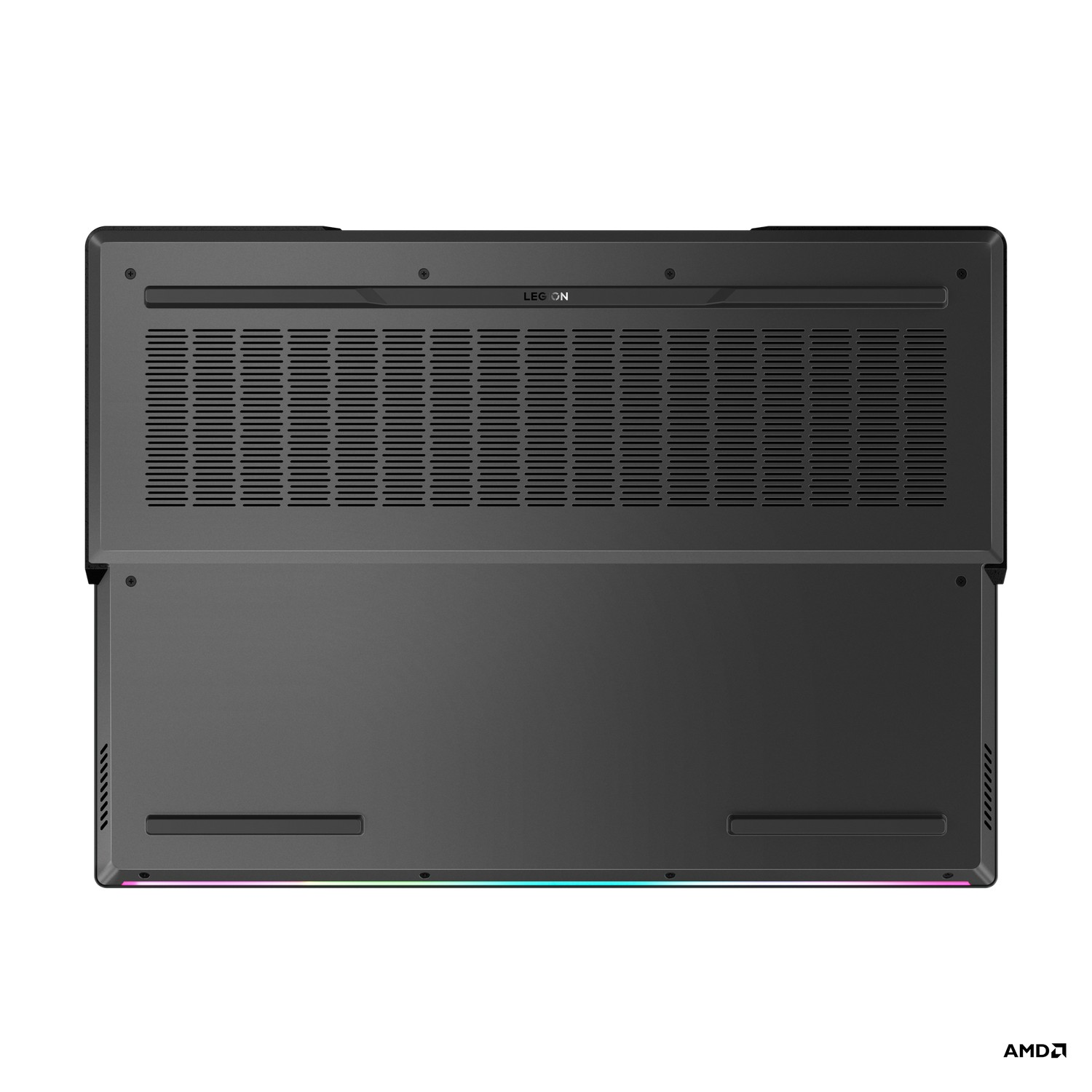 Zwarte Lenovo Legion laptop onderkant, met ventilatie en een kleurrijke lichtstrip, op een witte achtergrond.